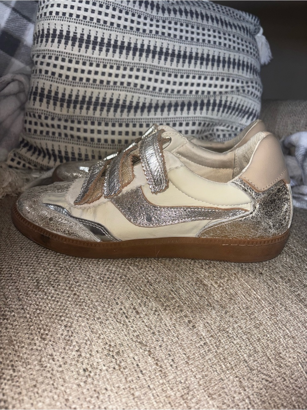 Women’s Dolce Vita Metallic Silver & Cream Velcro Sneakers (size 9)